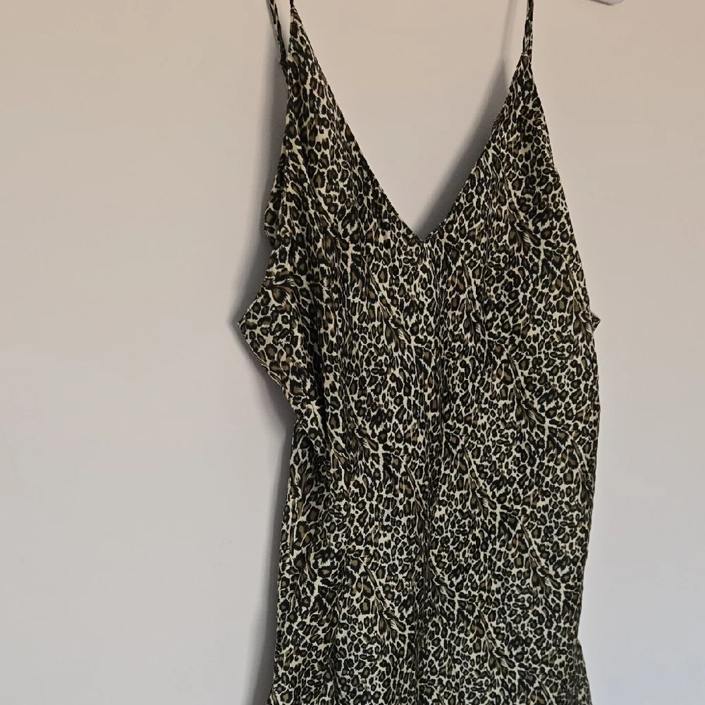 Vintage 100% Silk Leopaed print slip nightgown Feninine Large - Picture 2 of 6